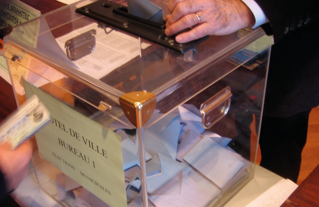 Ric, mandat impératif,  démocratie 3,0.  Pistes et mirages  de la reconquête civique par Pierre-Yves Rougeyron