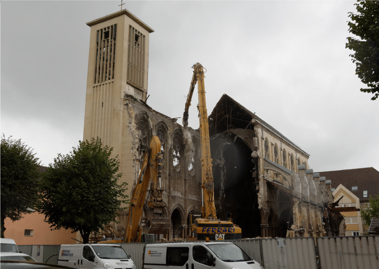 <i class='fa fa-lock' aria-hidden='true'></i> Eglise en péril:  Un état du patrimoine religieux, entre souffrances et renaissances.